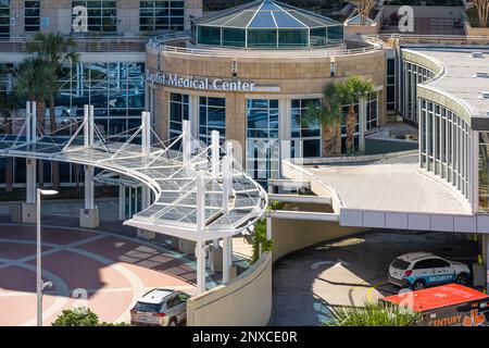 Eingang zum Baptist Medical Center in der Innenstadt von Jacksonville, Florida. (USA) Stockfoto