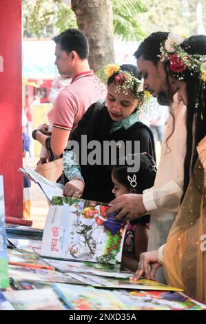 Die internationale Buchmesse Dhaka 2023 wird in Dhaka, Bangladesch, als „Ekushey Boi Mela“ bezeichnet. Stockfoto