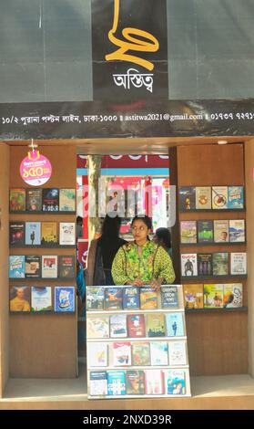 Die internationale Buchmesse Dhaka 2023 wird in Dhaka, Bangladesch, als „Ekushey Boi Mela“ bezeichnet. Stockfoto