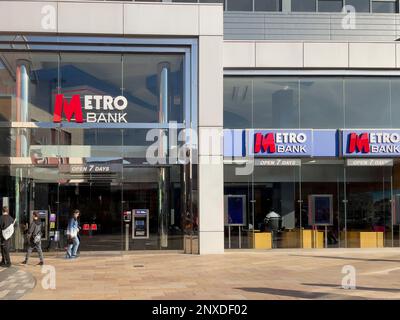 Basingstoke, Hampshire, England, Großbritannien. 2022. Das Äußere eines Volkes. bani in einem Einkaufszentrum. Stockfoto