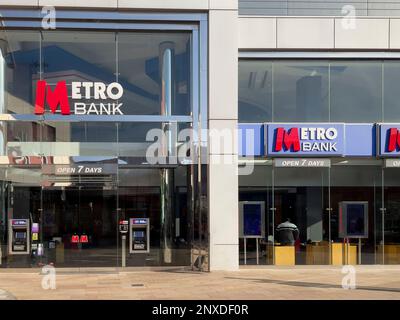 Basingstoke, Hampshire, England, Großbritannien. 2022. Das Äußere eines Volkes. bani in einem Einkaufszentrum. Stockfoto