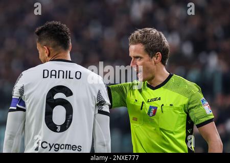 Turin, Italien. 28. Februar 2023. Schiedsrichter Daniele Chiffi wurde während des Fußballspiels der Serie A 2022/23 zwischen dem FC Juventus und dem FC Turin im Allianz Stadium gesehen. (Endstand; Juventus 4:2 Torino) (Foto: Fabrizio Carabelli/SOPA Images/Sipa USA) Guthaben: SIPA USA/Alamy Live News Stockfoto