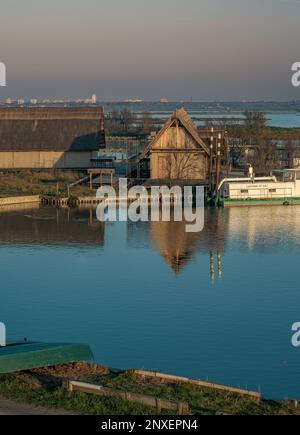 Pflanze zur Aalzucht in den Tälern von Comacchio. Provinz Ferrara, Emilia-Romagna, Italien Stockfoto