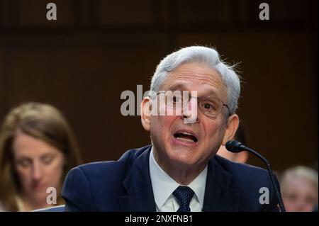 Washington, Vereinigte Staaten Von Amerika. 01. März 2023. US-Generalstaatsanwalt Merrick Garland erscheint vor einem Senatskomitee der Anhörung zur gerichtlichen Aufsicht, um das Justizministerium im Hart Senate Office Building in Washington, DC, am Mittwoch, den 1. März 2023 zu untersuchen. Kredit: Rod Lamkey/CNP/Sipa USA Kredit: SIPA USA/Alamy Live News Stockfoto