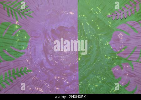 Dschungelblätter auf pinkgrünem Hintergrund, Unterwasserdesign, Sommerkunst Stockfoto