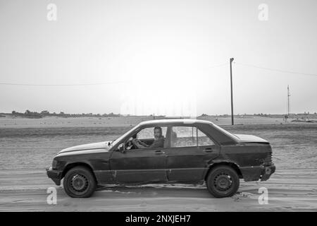 Mauretanien, Chinguetti, altes Auto Stockfoto