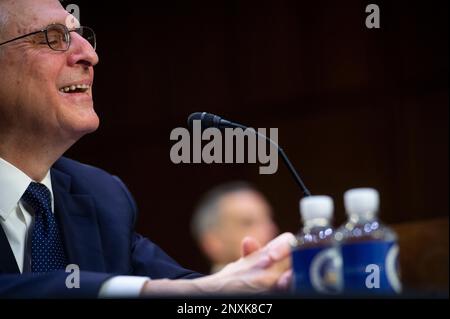 US-Generalstaatsanwalt Merrick Garland erscheint vor einem Senatskomitee der Anhörung zur gerichtlichen Aufsicht, um das Justizministerium im Hart Senate Office Building in Washington, DC, am Mittwoch, den 1. März 2023 zu untersuchen. Kredit: Rod Lamkey/CNP/MediaPunch Stockfoto