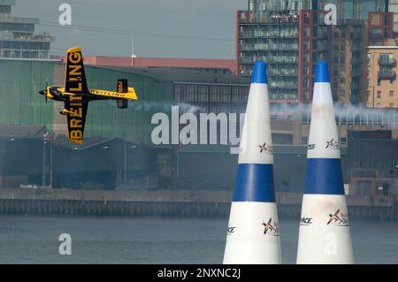 Nigel Lamb bei der Red Bull Air Race World Series 2008 in London Stockfoto