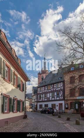 Häuser in der historischen Altstadt von Eltville am Rhein im Rheintal, Hessen, Deutschland Stockfoto