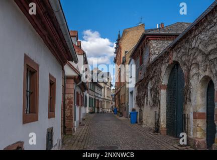 Häuser in der historischen Altstadt von Eltville am Rhein im Rheintal, Hessen, Deutschland Stockfoto