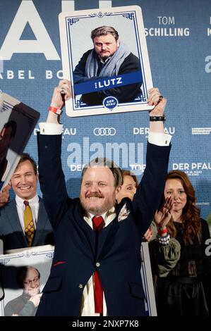 Köln, Deutschland. 01. März 2023. Regisseur Lutz Heineking kommt zur Premiere des Films "der Pfau". Kredit: Henning Kaiser/dpa/Alamy Live News Stockfoto