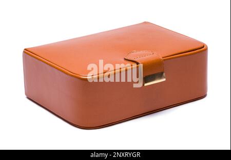 Kleine Lederbox mit Ausschnitt auf Weiß. Stockfoto