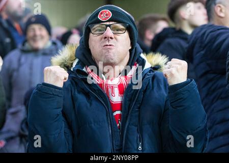 Burnley, Großbritannien. 1. März 2023 Fleetwood Town Fan beim FA Cup Match zwischen Burnley und Fleetwood Town in Turf Moor, Burnley am Mittwoch, den 1. März 2023. (Foto: Mike Morese | MI News) Guthaben: MI News & Sport /Alamy Live News Stockfoto