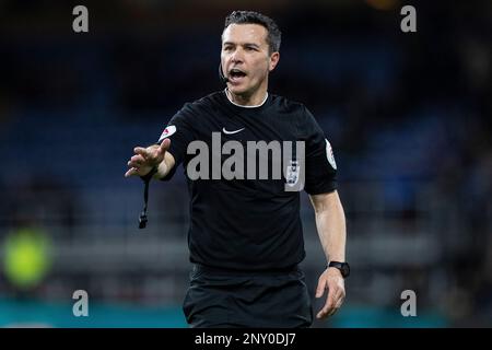 Burnley, Großbritannien. 1. März 2023 Schiedsrichter Dean Whitestone während des FA-Cup-Spiels zwischen Burnley und Fleetwood Town in Turf Moor, Burnley, am Mittwoch, den 1. März 2023. (Foto: Mike Morese | MI News) Guthaben: MI News & Sport /Alamy Live News Stockfoto