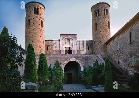 Kirche San Claudio al Chienti. Macerata. Stockfoto