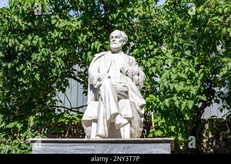 KALUGA, RUSSLAND - AUGUST 2017: Haus-Museum von K.E. Tsiolkowsky in Kaluga. Denkmal für Tsiolkowsky Stockfoto