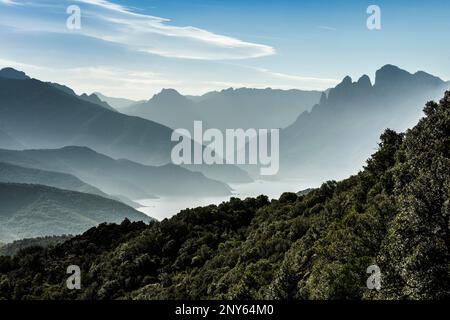 Blick von Monte Senino, Porto Bay, Porto, UNESCO-Weltkulturerbe, Haute-Corse-Departement, Westküste, Korsika, Mittelmeer, Frankreich Stockfoto