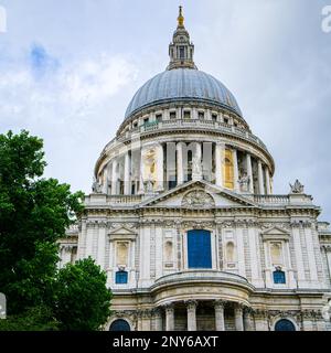 LONDON - 27 Juli: St. Pauls Kathedrale in London am 27. Juli 2017 Stockfoto