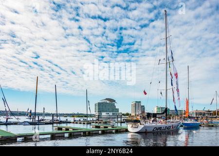 CARDIFF/UK - 27. August: Blick von Cardiff Bay in Cardiff am 27. August 2017. Nicht identifizierte Personen Stockfoto