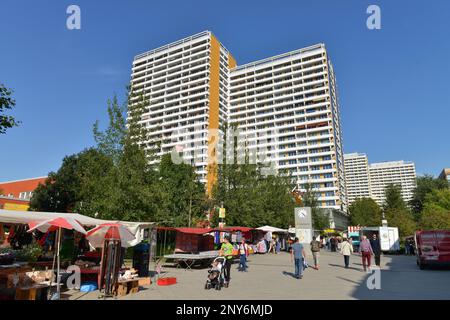 Hochhäuser, Helene-Weigel-Platz, Marzahn, Berlin, Deutschland Stockfoto