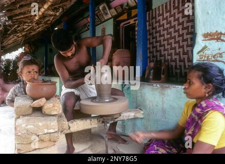 Pot-Herstellung, Töpferfamilie, Tamil Nadu, Indien Stockfoto