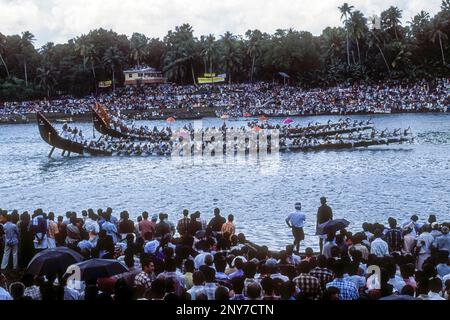 Aranmula Vallamkali Festival, Snake Boat Race, auf dem Pampa River während des Onam Festivals in Aranmula, Kerala, Südindien, Indien, Asien Stockfoto