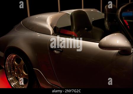 Porsche 911 Speedster, 964 Speedster, grau, Zweisitzer, zwei Höcker, Boxer-Lok Stockfoto