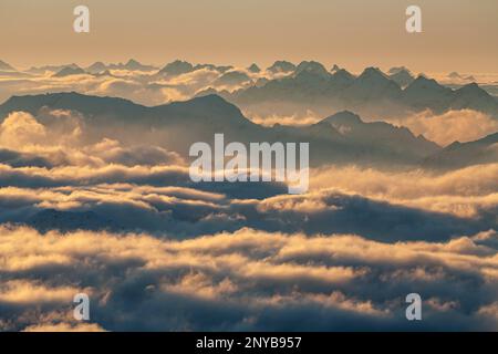 Blick von der Zugspitze auf die Lechtaler Alpen, Garmisch Partenkirchen, Oberbayern, Bayern, Deutschland, Europa Stockfoto