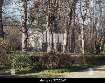 COLLEGNO, ITALIEN - CA. JANUAR 2023: Schloss und Park Castello Provana Stockfoto