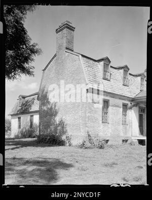 Wilton-on-the-Piankatank, Middlesex County, Virginia. Carnegie Survey of the Architecture of the South (Carnegie-Umfrage zur Architektur des Südens). United States Virginia Middlesex County, Schornsteine, Gambrel Dächer, Häuser, Mauerwerk. Stockfoto