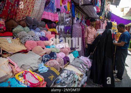 Blick auf den Bab al Bahrain Souk in Manama, das Königreich Bahrain, Millde East. Stockfoto