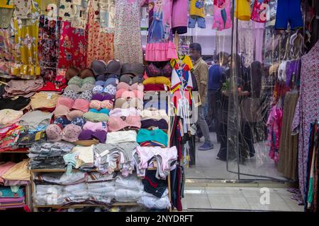 Blick auf den Bab al Bahrain Souk in Manama, das Königreich Bahrain, Millde East. Stockfoto