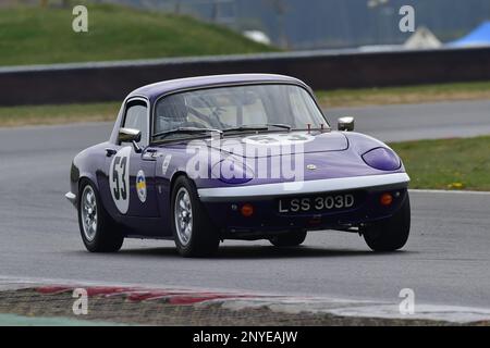 Adrian Gilbert, Lotus Elan S3, HSCC Historic Road Sports Championship, zwanzig Minuten Rennsport mit Seriensportarten und GT-Autos, die noch lebhaft waren Stockfoto