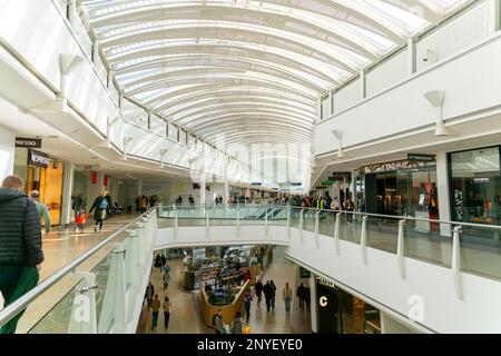 Innenseite des Einkaufszentrums Mall, Cribbs Causeway, Patchway, Bristol, England, UK Stockfoto