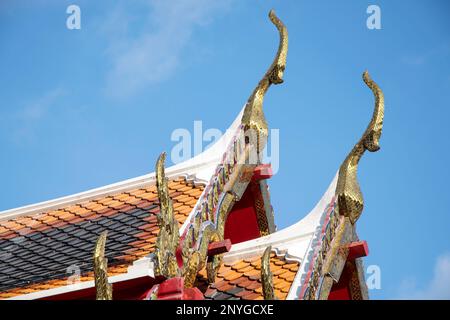 Wat Pho Dachkunstdetails in Bangkok. Wat Pho ist eine buddhistische Tempelanlage im Phra Nakhon District, Bangkok Stockfoto
