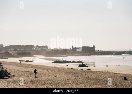 Praia do Carneiro, Fluss Douro in Porto, Portugal. Hochwertiges Foto Stockfoto