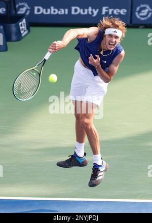 Dubai, VAE, 2. März 2023. Deutscher Tennisspieler Alexander Zverev in Aktion beim Dubai Duty Free Tennis Championships Turnier im Dubai Duty Free Tennis Stadium am Donnerstag, den 2. März 202., © Juergen Hasenkopf / Alamy Live News Stockfoto