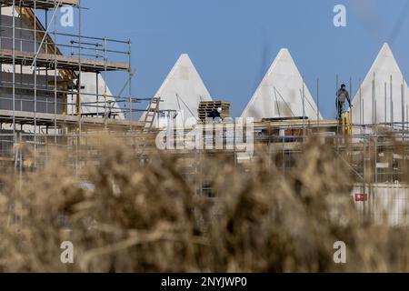 BOXTEL - in einem Wohngebiet im Bau befindliche Häuser. Die Provinz Nordbrabant gewährt vorübergehend keine Genehmigungen mehr für Projekte in den Bereichen Infrastruktur, Landwirtschaft, Industrie, Wohnungsbau und Nachhaltigkeit, wenn sie Stickstoffeffekte in Natura2000 Gebieten haben. ANP ROBIN VAN LONKHUIJSEN niederlande raus - belgien raus Stockfoto