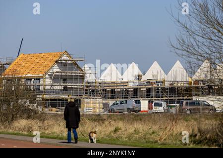 BOXTEL - in einem Wohngebiet im Bau befindliche Häuser. Die Provinz Nordbrabant gewährt vorübergehend keine Genehmigungen mehr für Projekte in den Bereichen Infrastruktur, Landwirtschaft, Industrie, Wohnungsbau und Nachhaltigkeit, wenn sie Stickstoffeffekte in Natura2000 Gebieten haben. ANP ROBIN VAN LONKHUIJSEN niederlande raus - belgien raus Stockfoto