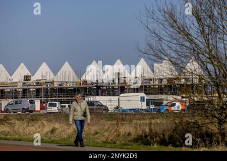 BOXTEL - in einem Wohngebiet im Bau befindliche Häuser. Die Provinz Nordbrabant gewährt vorübergehend keine Genehmigungen mehr für Projekte in den Bereichen Infrastruktur, Landwirtschaft, Industrie, Wohnungsbau und Nachhaltigkeit, wenn sie Stickstoffeffekte in Natura2000 Gebieten haben. ANP ROBIN VAN LONKHUIJSEN niederlande raus - belgien raus Stockfoto