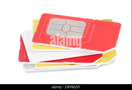 Stapel verschiedener SIM-Karten auf weißem Hintergrund Stockfoto