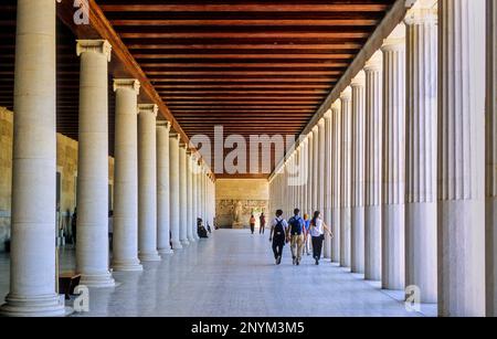 Agora, Stoa des Attalos beherbergt heute das Museum der antiken Agora, Athen, Griechenland, Europa Stockfoto