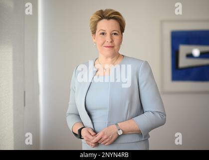 Berlin, Deutschland. 02. März 2023. Franziska Giffey, Vorsitzende der SPD Berlin, Oberbürgermeisterin von Berlin, aufgenommen in einem Dpa-Interview. Kredit: Britta Pedersen/dpa/Alamy Live News Stockfoto