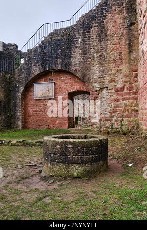 Ruinen von Hinterburg, auch Alt-Schadeck Schloss, in der Stadt Neckarsteinach, Stadt der vier Schlösser, Hessen, Deutschland, Europa. Stockfoto