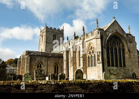 Saint Romald's Church Romaldkirk Village, Teesdale, County Durham, an einem sonnigen Herbsttag. Stockfoto