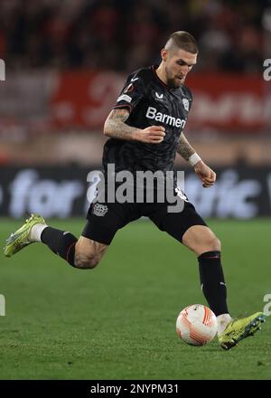 Monaco, Monaco, 23. Februar 2023. Robert Andrich von Bayer Leverkusen während des Spiels der UEFA Europa League in Stade Louis II., Monaco. Der Bildausdruck sollte lauten: Jonathan Moscrop/Sportimage Stockfoto