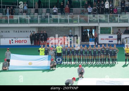 Hobart, Australien. 02. März 2023. Argentinien National Women's Field Hockey Team während des 2022/23 im Tasmanian Hockey Centre in Hobart abgehaltenen Spiels der International Hockey Federation (FIH) Women's Pro-League zwischen den USA und Argentinien. Endstand Argentinien 3:0 USA. Kredit: SOPA Images Limited/Alamy Live News Stockfoto