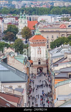Florianska Straße mit Florians Tor, Altstadt, Krakau, Krakau, Stockfoto