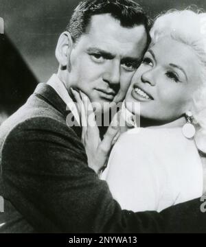 Der amerikanische Schauspieler Tony Randall und die Schauspielerin Jayne Mansfield im Film will Success Spoil Rock Hunter?, USA 1957 Stockfoto