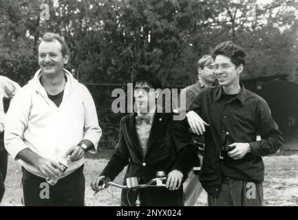 Amerikanische Schauspieler Bill Murray und Jason Schwartzman mit Filmemacher Wes Anderson am Set von Rushmore, USA 1998 Stockfoto